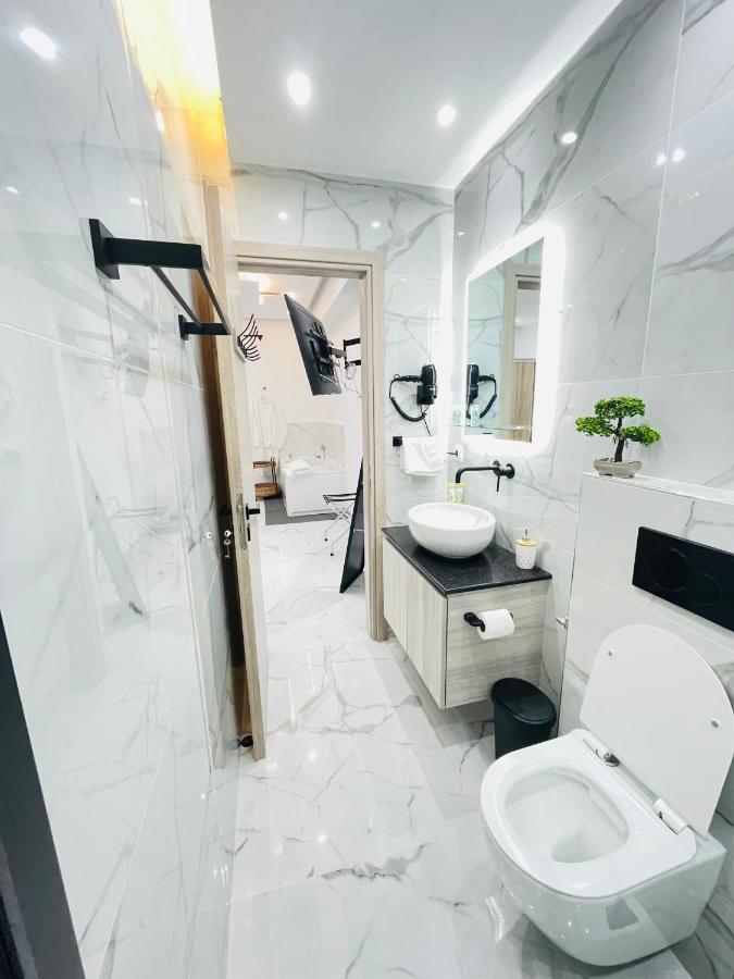 Apollo 2 Bd Jacuzzi Suite Atene Esterno foto