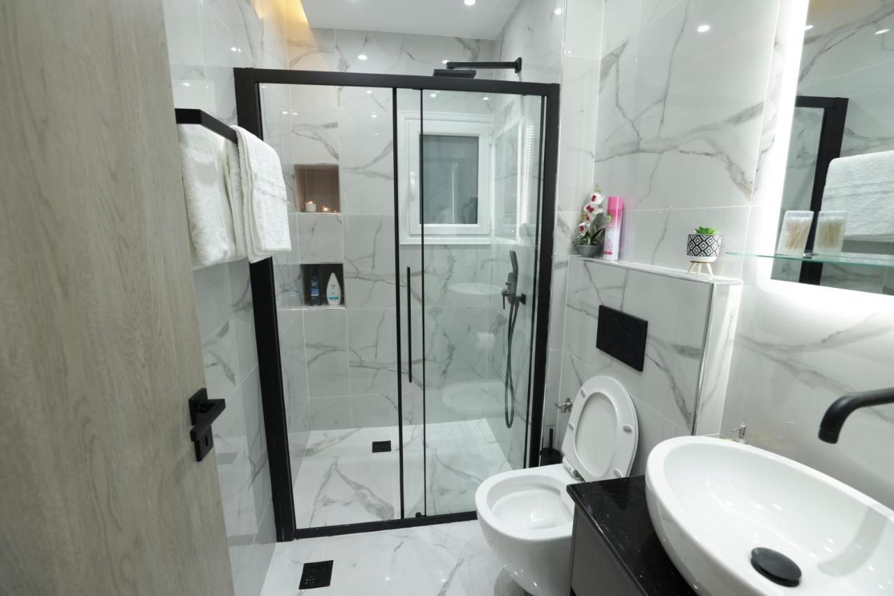 Apollo 2 Bd Jacuzzi Suite Atene Esterno foto